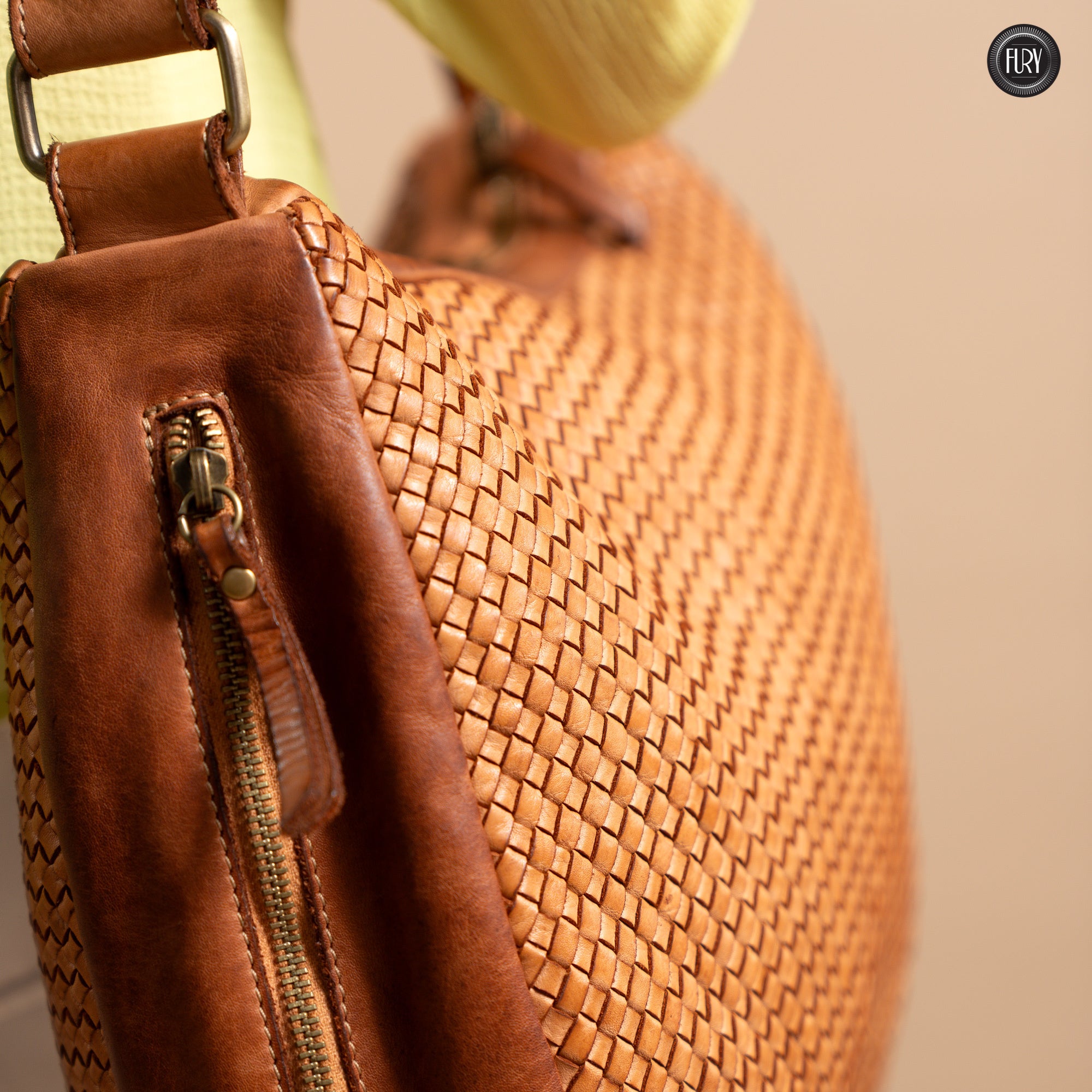 Iris Maxi-Tasche aus gewebtem Leder