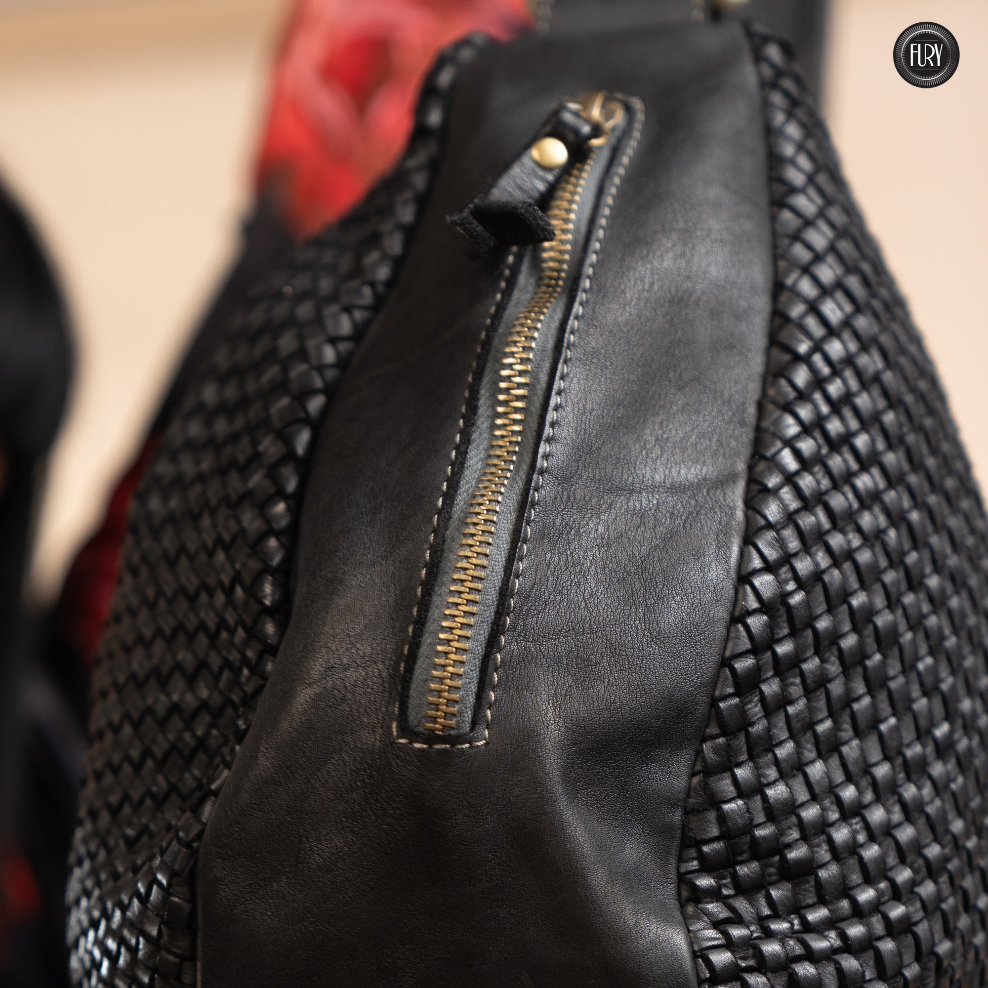 Iris Maxi-Tasche aus gewebtem Leder