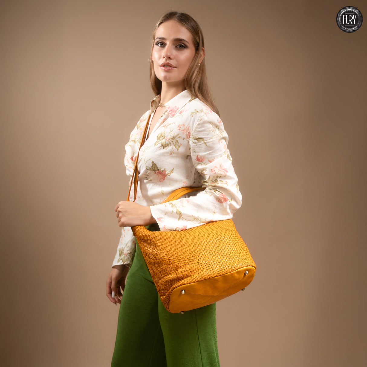 Linda-Tasche aus gewebtem Leder