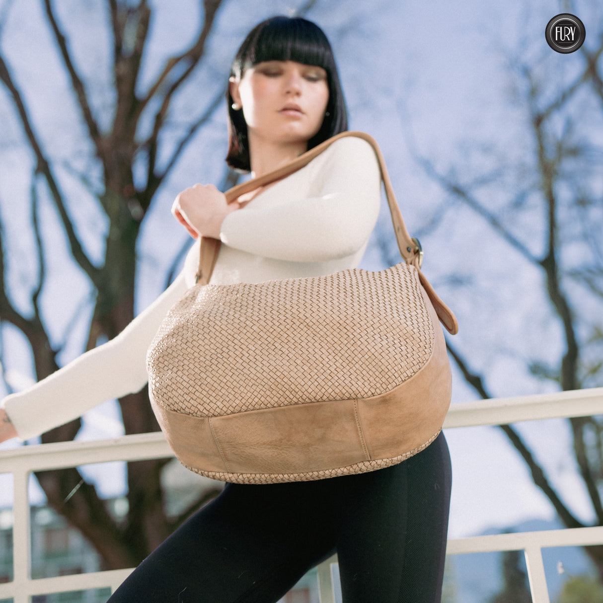 Iris Maxi-Tasche aus gewebtem Leder