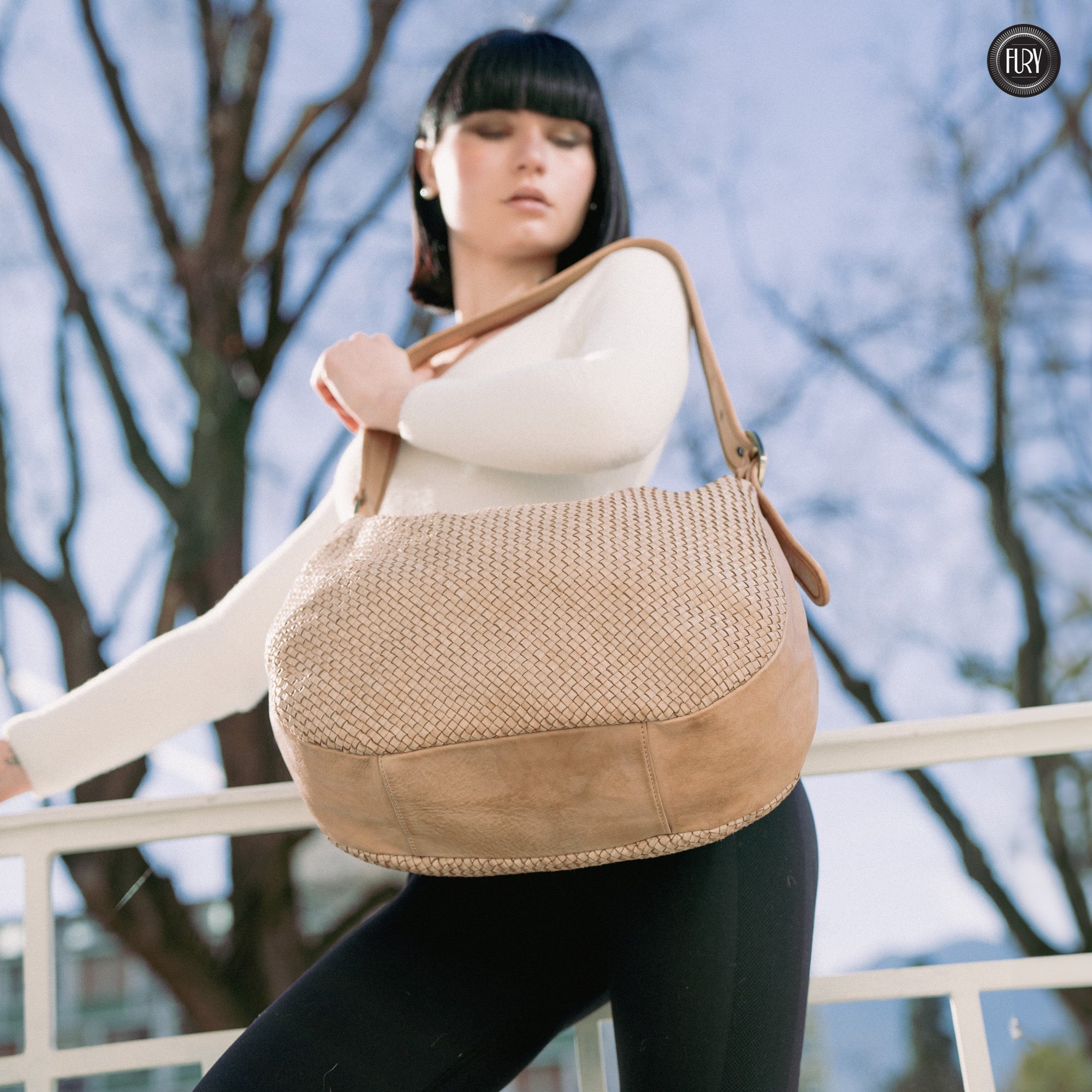 Iris Maxi-Tasche aus gewebtem Leder